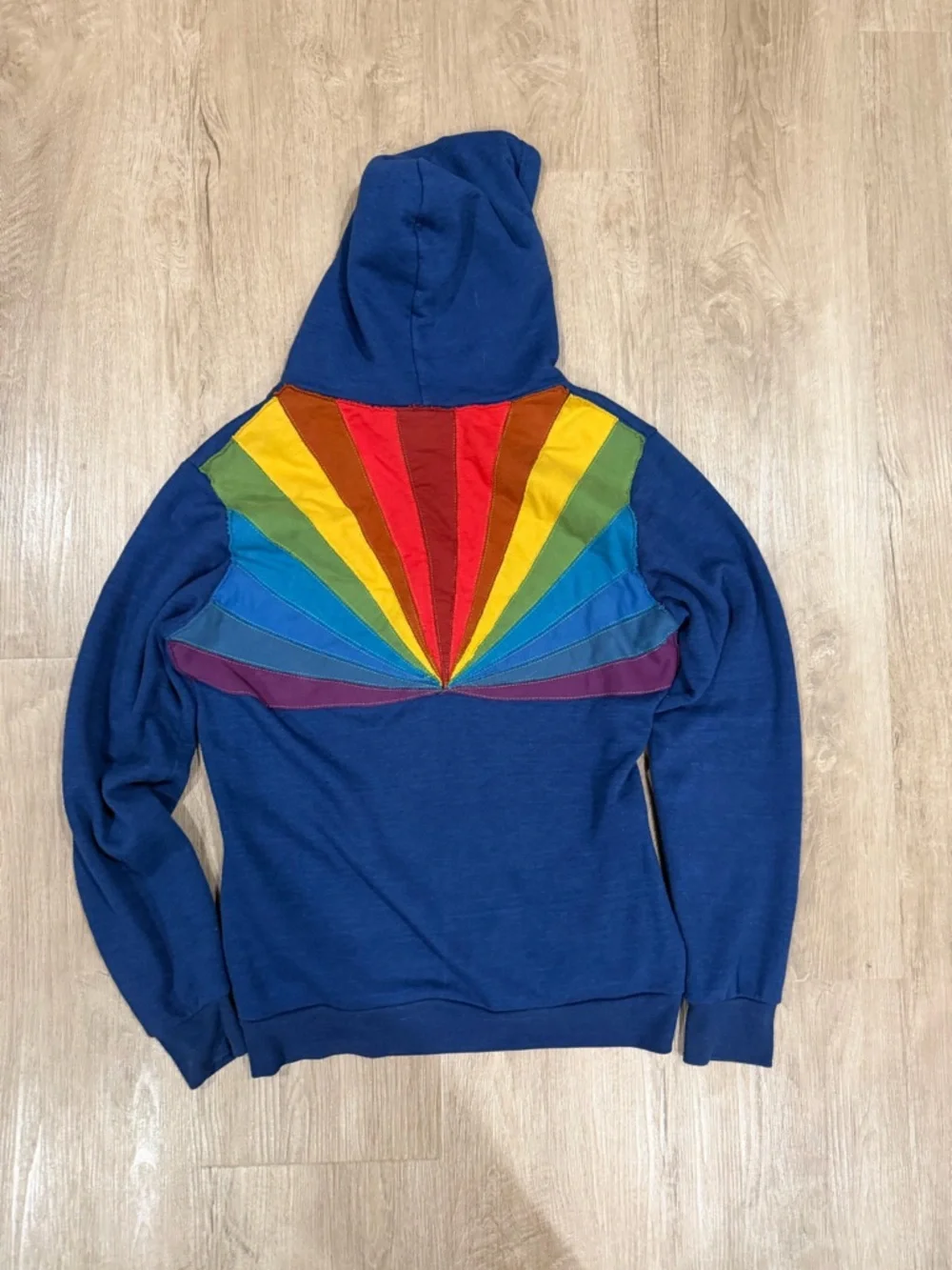 RARE AVIATOR NATION SUNBURST HOODIE - Picture 2 of 3